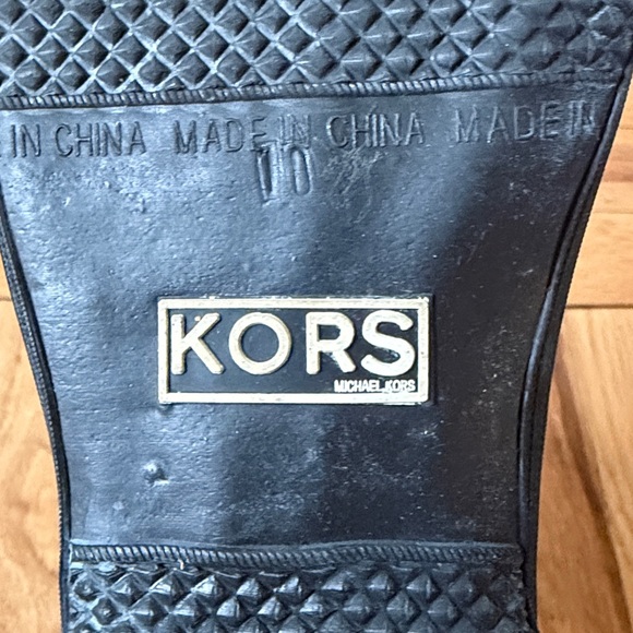 KORS rain boots & shoulder messenger bag - Picture 9 of 12